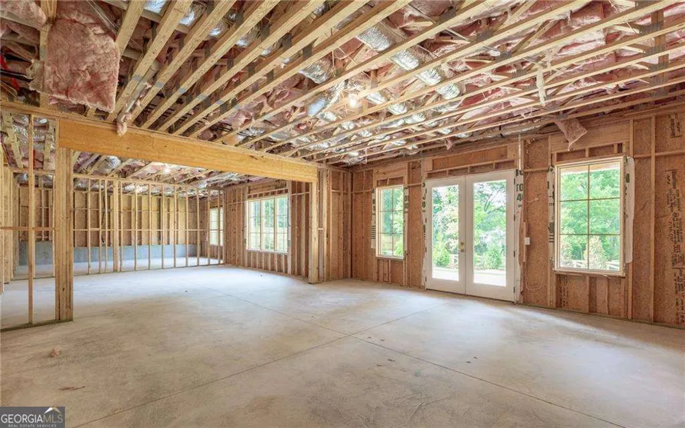 228 Thomas CIR Roswell, GA 30075