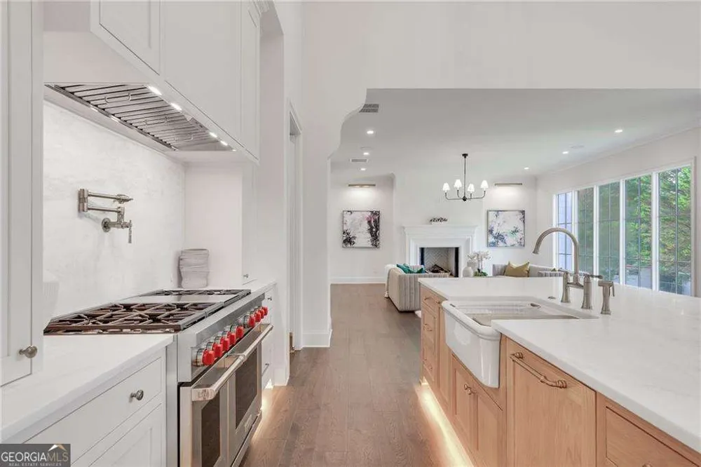228 Thomas CIR Roswell, GA 30075