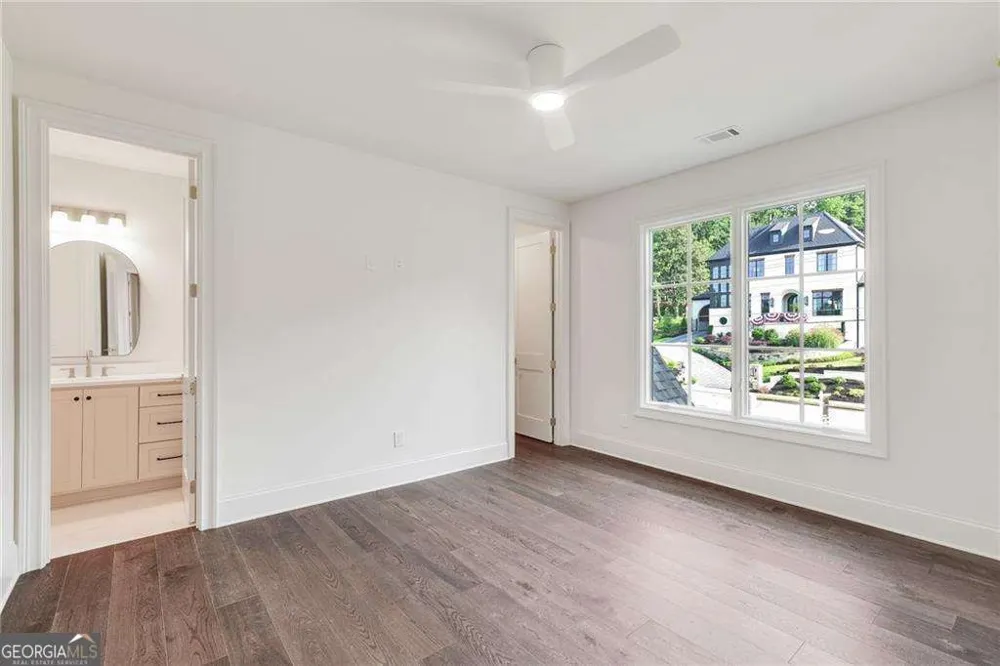 228 Thomas CIR Roswell, GA 30075