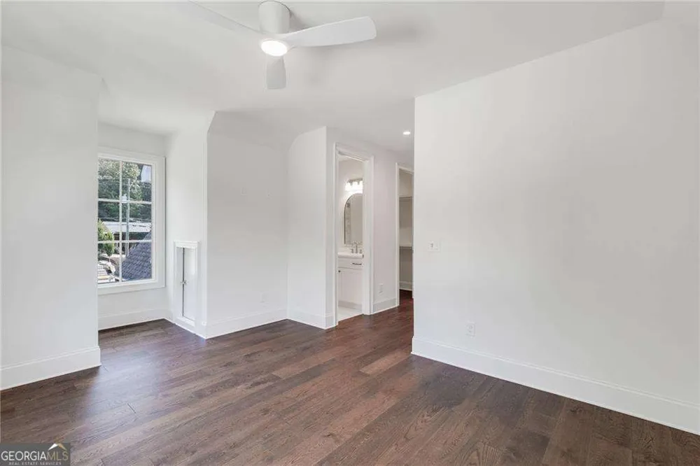 228 Thomas CIR Roswell, GA 30075