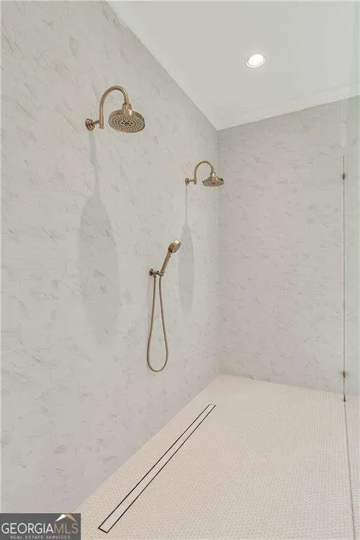 228 Thomas CIR Roswell, GA 30075