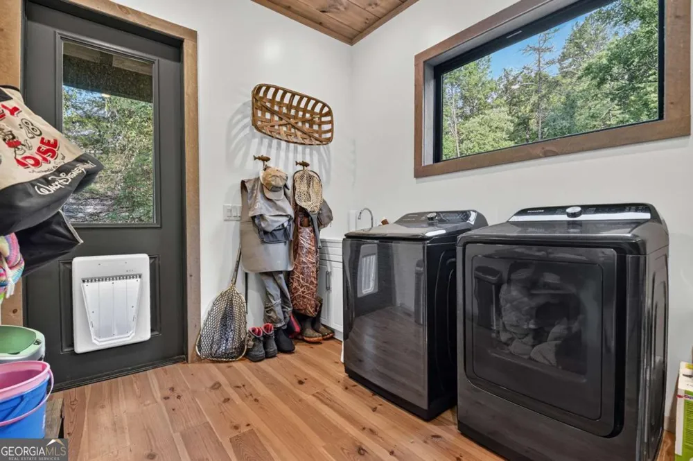 60 Hiles Hatch LN Blue Ridge, GA 30513
