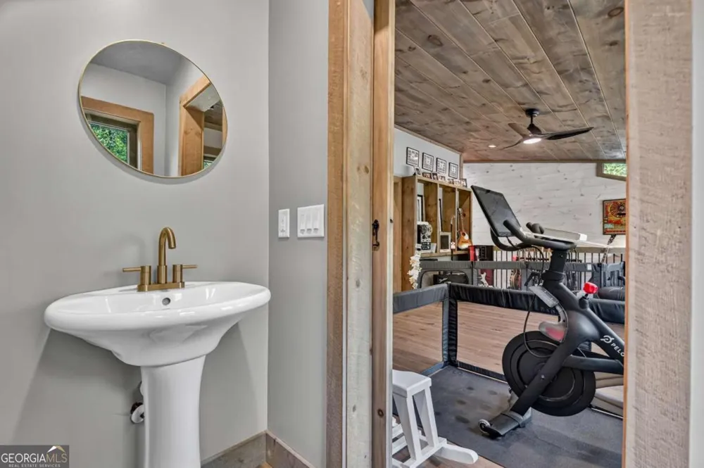 60 Hiles Hatch LN Blue Ridge, GA 30513