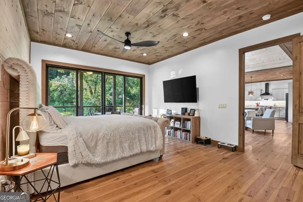 60 Hiles Hatch LN Blue Ridge, GA 30513