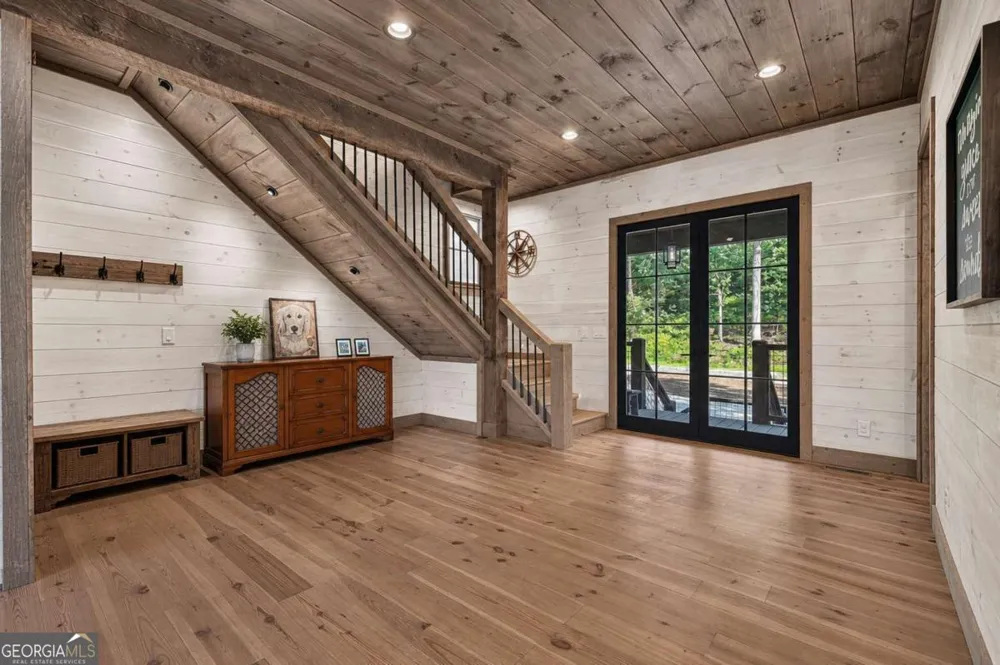 60 Hiles Hatch LN Blue Ridge, GA 30513