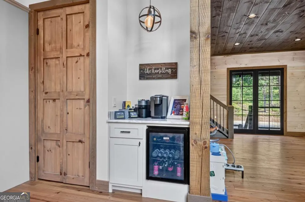 60 Hiles Hatch LN Blue Ridge, GA 30513