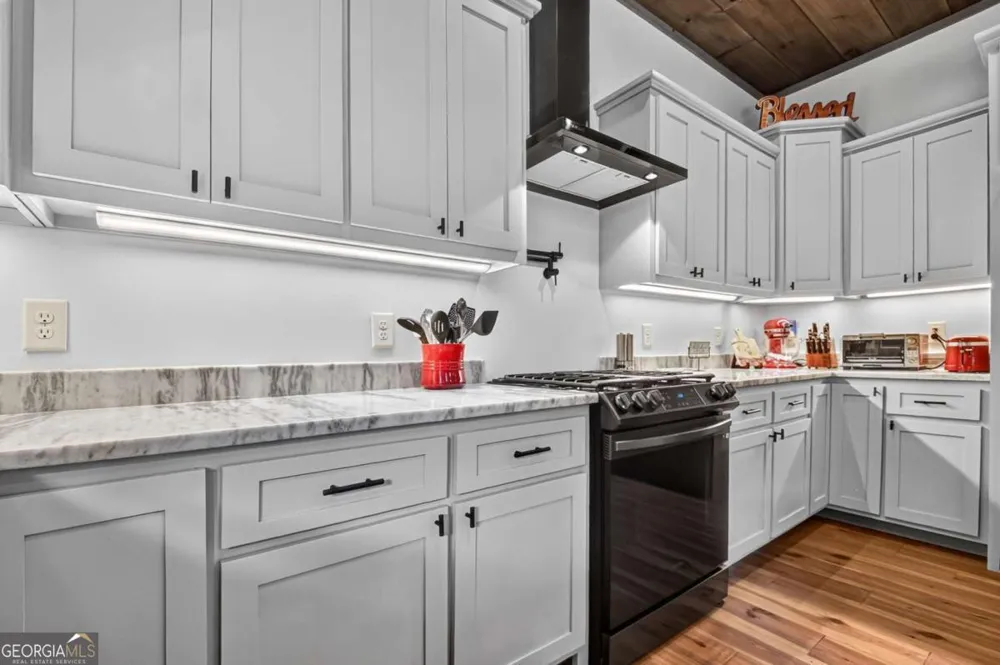 60 Hiles Hatch LN Blue Ridge, GA 30513
