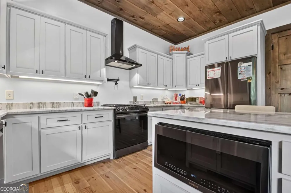 60 Hiles Hatch LN Blue Ridge, GA 30513
