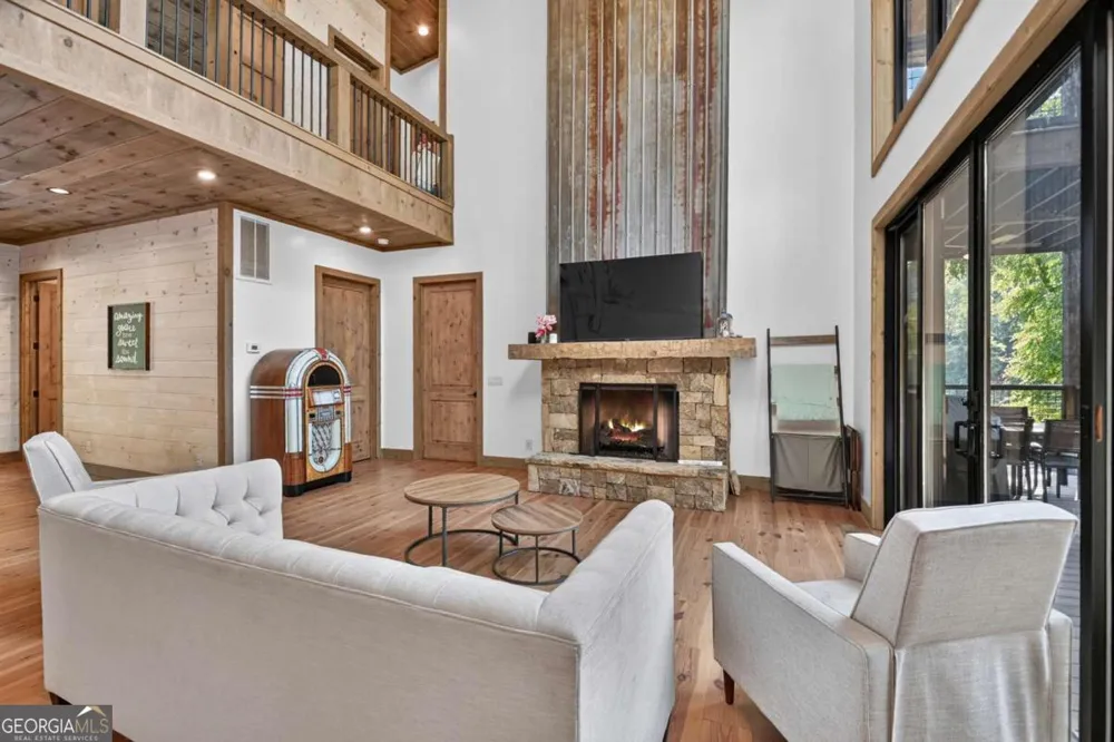 60 Hiles Hatch LN Blue Ridge, GA 30513