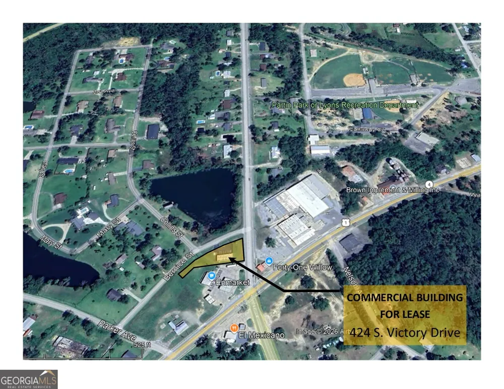 424 S Victory DR Lyons, GA 30436