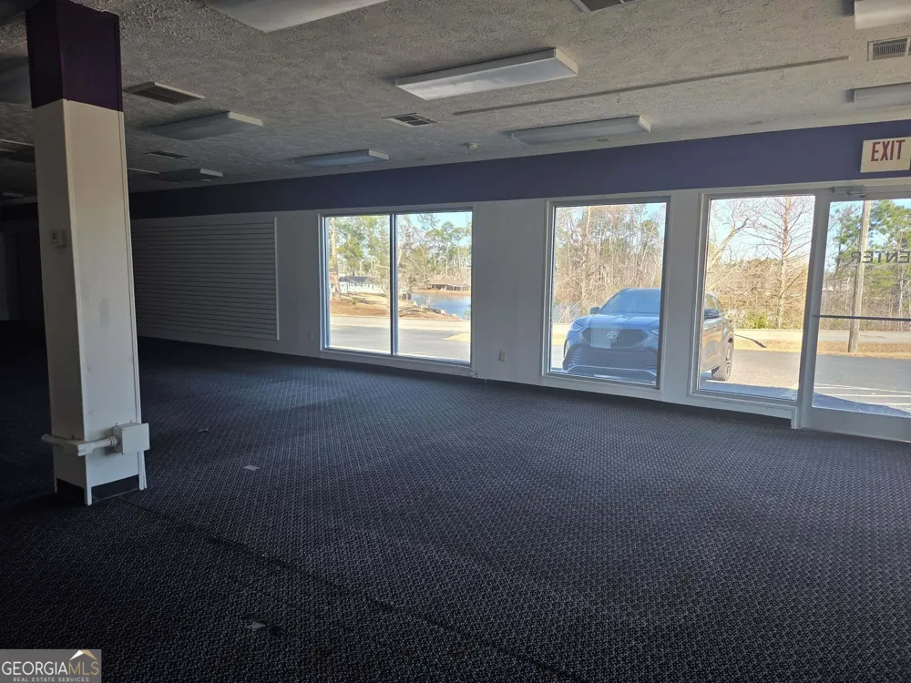 424 S Victory DR Lyons, GA 30436