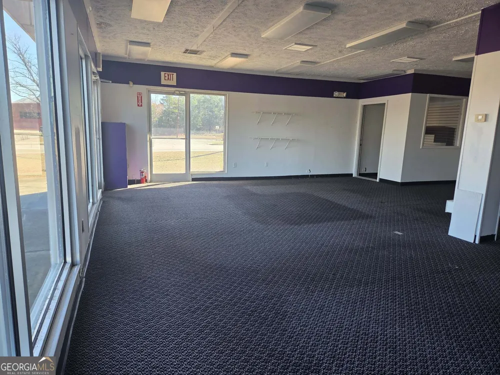 424 S Victory DR Lyons, GA 30436