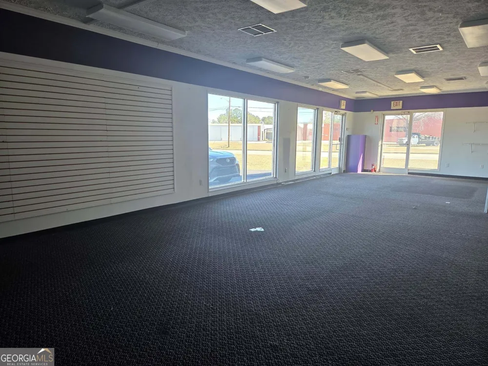 424 S Victory DR Lyons, GA 30436