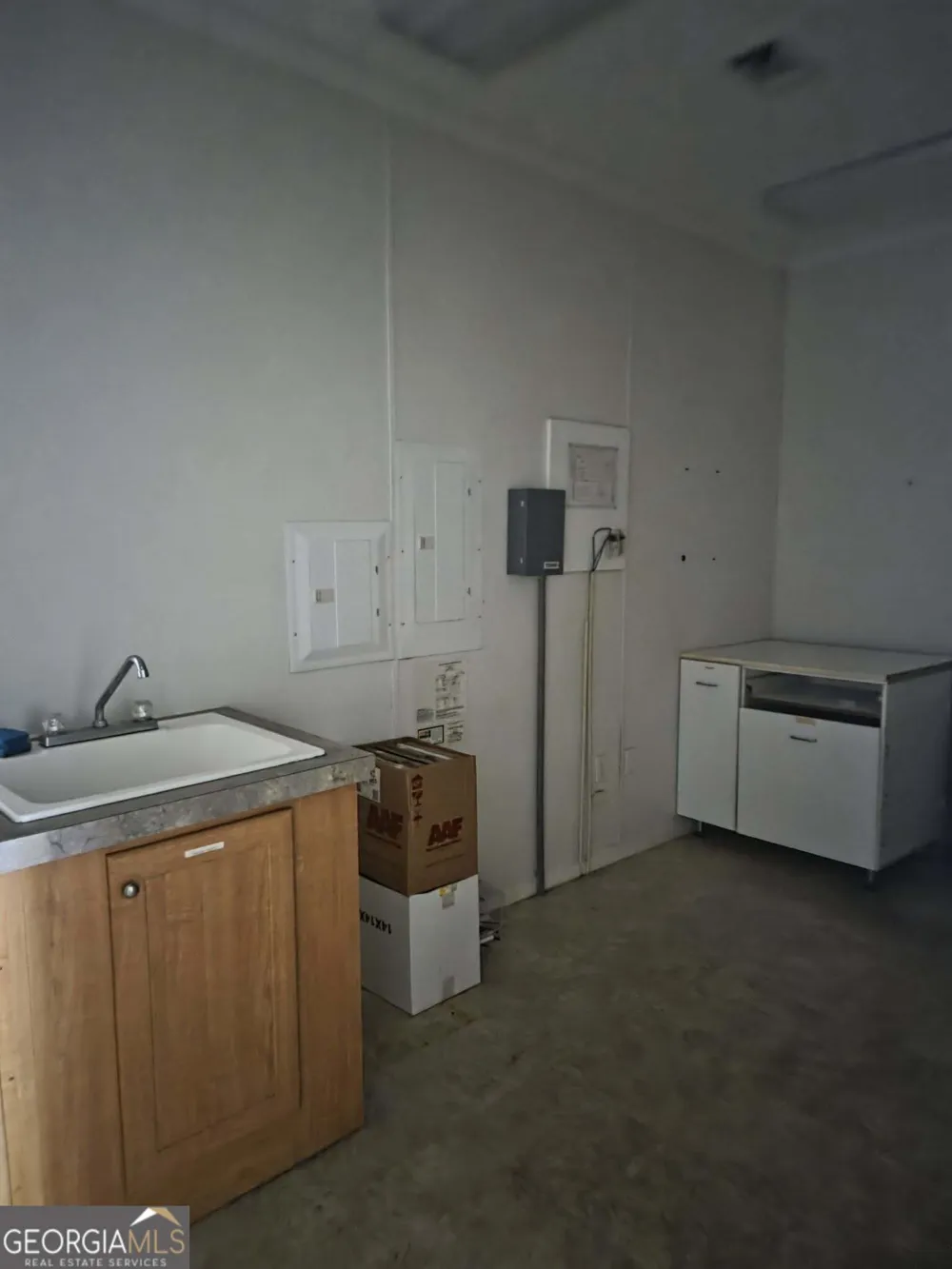 424 S Victory DR Lyons, GA 30436