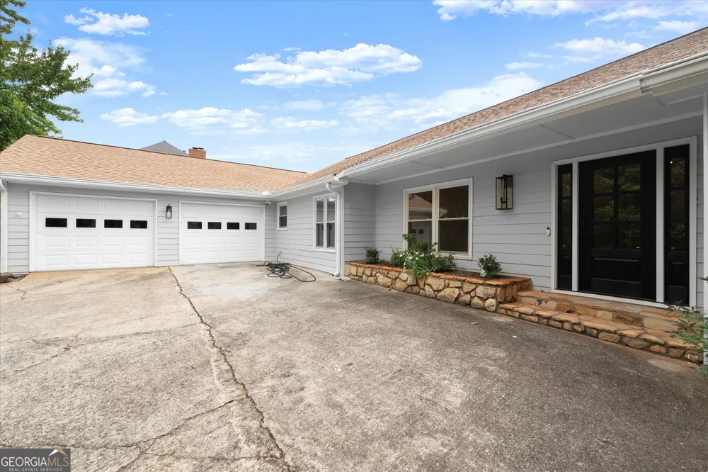 560 Saddle Creek CIR Roswell, GA 30076