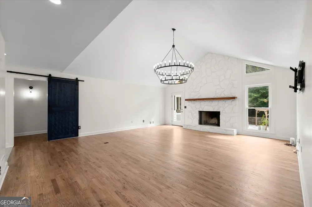 560 Saddle Creek CIR Roswell, GA 30076