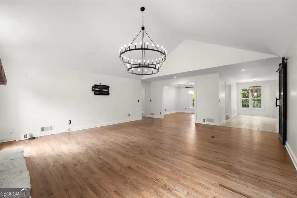 560 Saddle Creek CIR Roswell, GA 30076