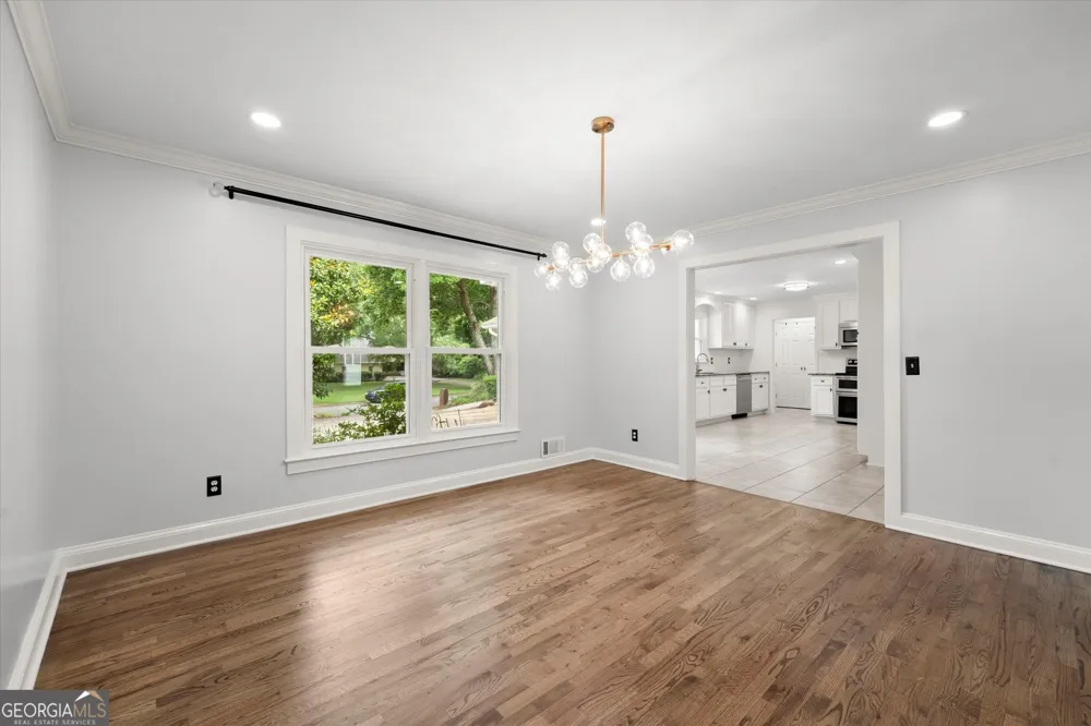 560 Saddle Creek CIR Roswell, GA 30076