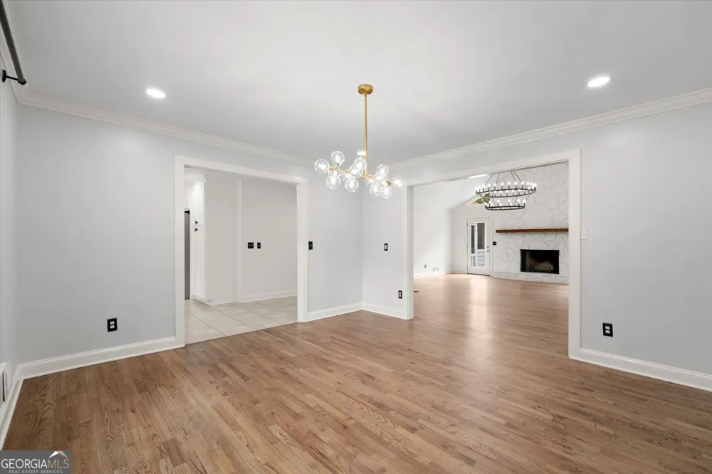 560 Saddle Creek CIR Roswell, GA 30076