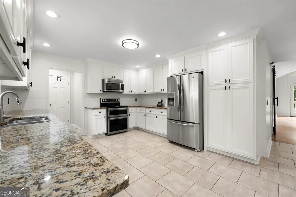 560 Saddle Creek CIR Roswell, GA 30076