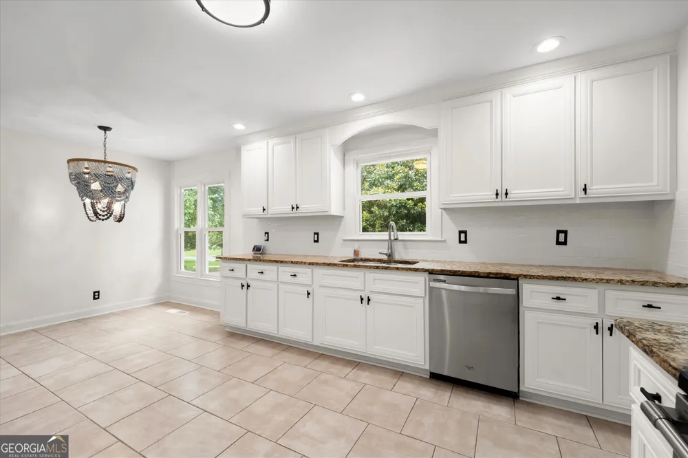 560 Saddle Creek CIR Roswell, GA 30076