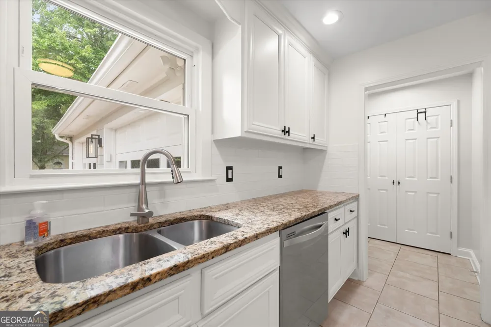560 Saddle Creek CIR Roswell, GA 30076