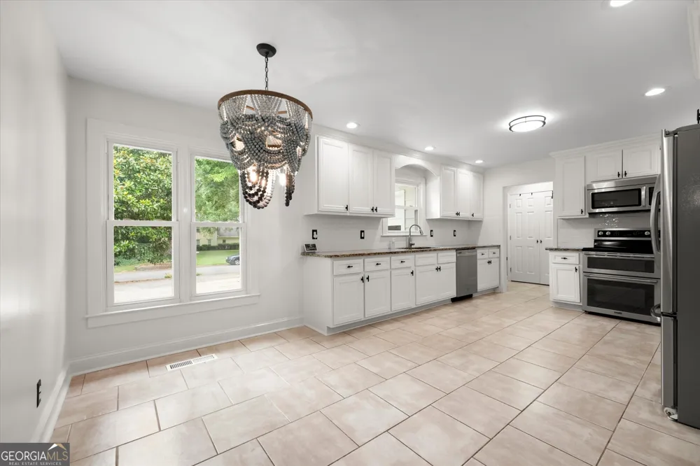 560 Saddle Creek CIR Roswell, GA 30076
