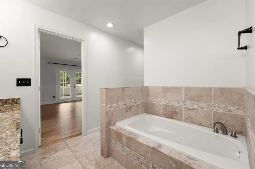 560 Saddle Creek CIR Roswell, GA 30076