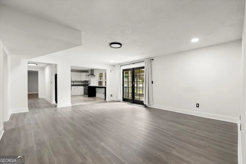 560 Saddle Creek CIR Roswell, GA 30076
