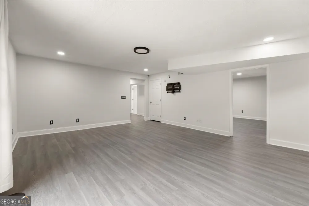 560 Saddle Creek CIR Roswell, GA 30076