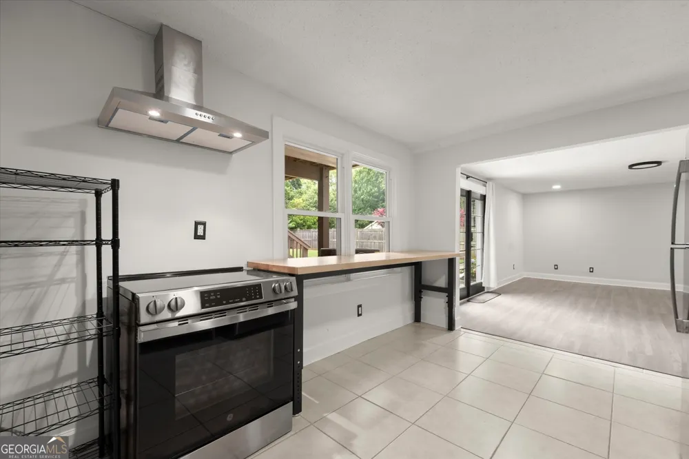 560 Saddle Creek CIR Roswell, GA 30076