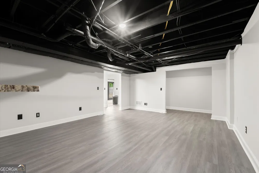 560 Saddle Creek CIR Roswell, GA 30076