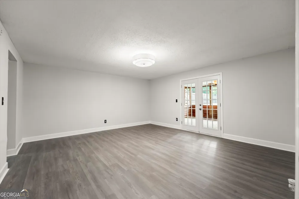 560 Saddle Creek CIR Roswell, GA 30076