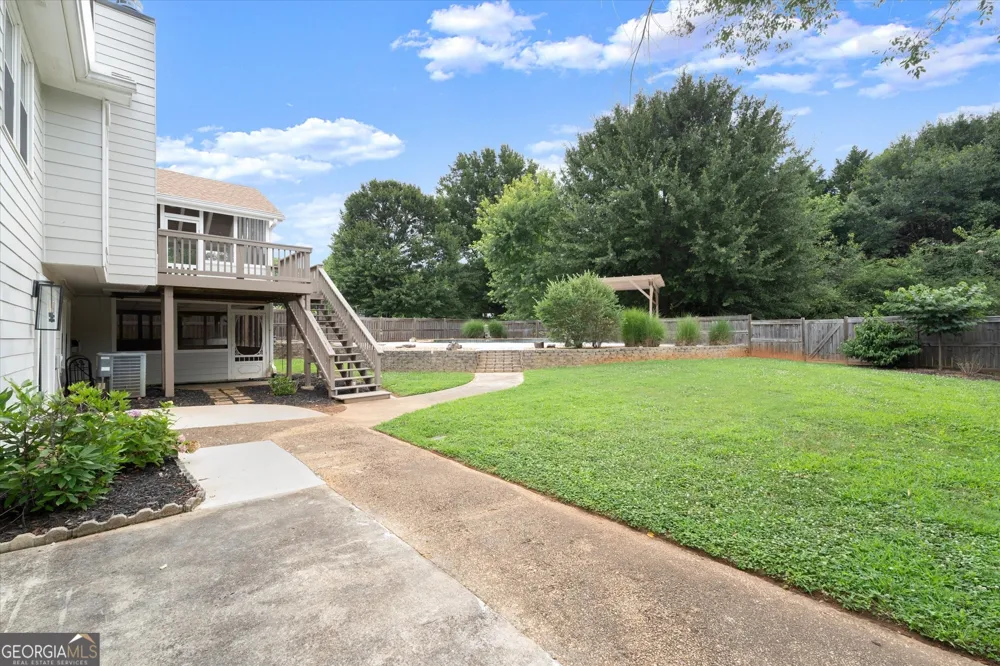 560 Saddle Creek CIR Roswell, GA 30076