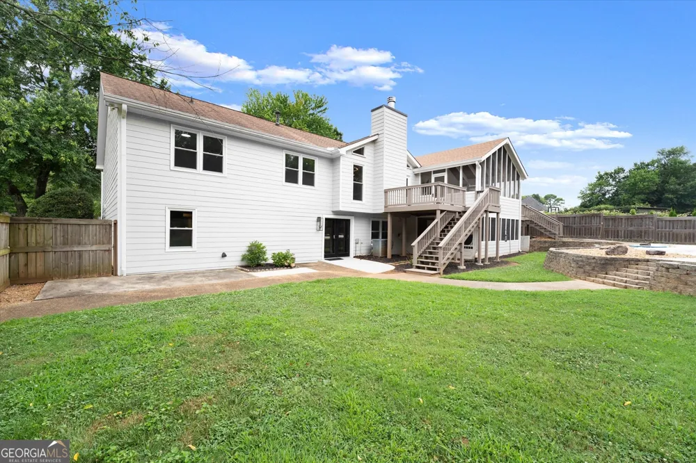 560 Saddle Creek CIR Roswell, GA 30076
