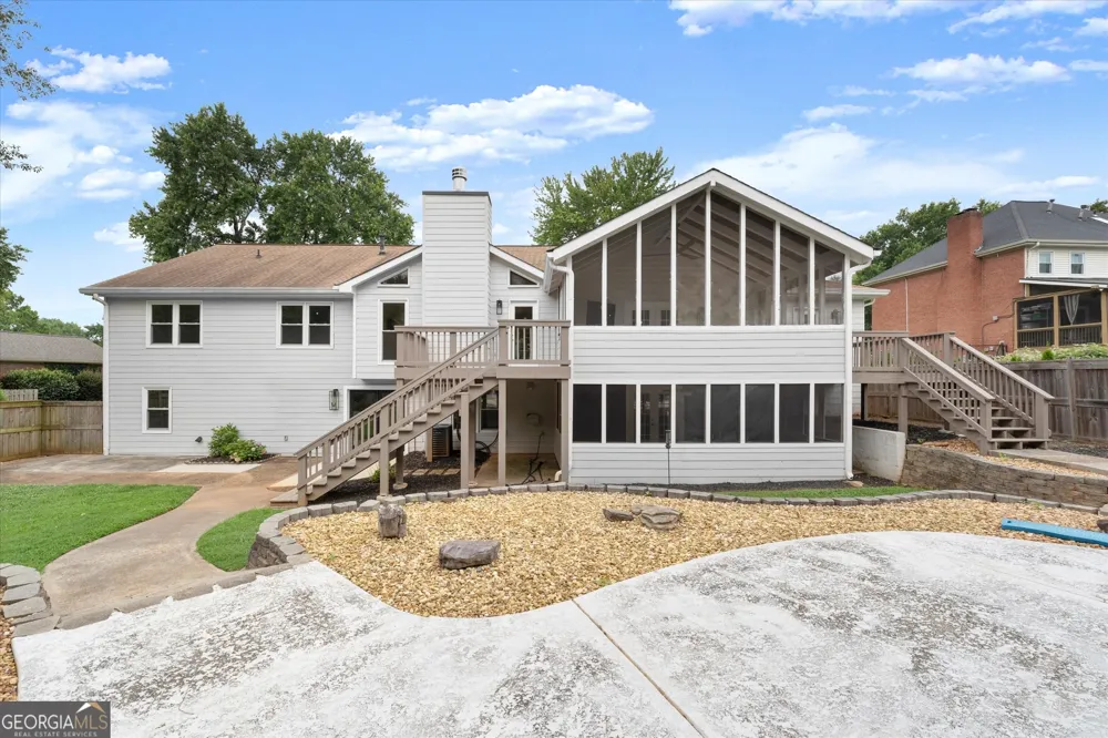 560 Saddle Creek CIR Roswell, GA 30076