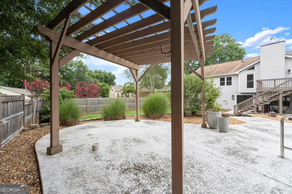 560 Saddle Creek CIR Roswell, GA 30076