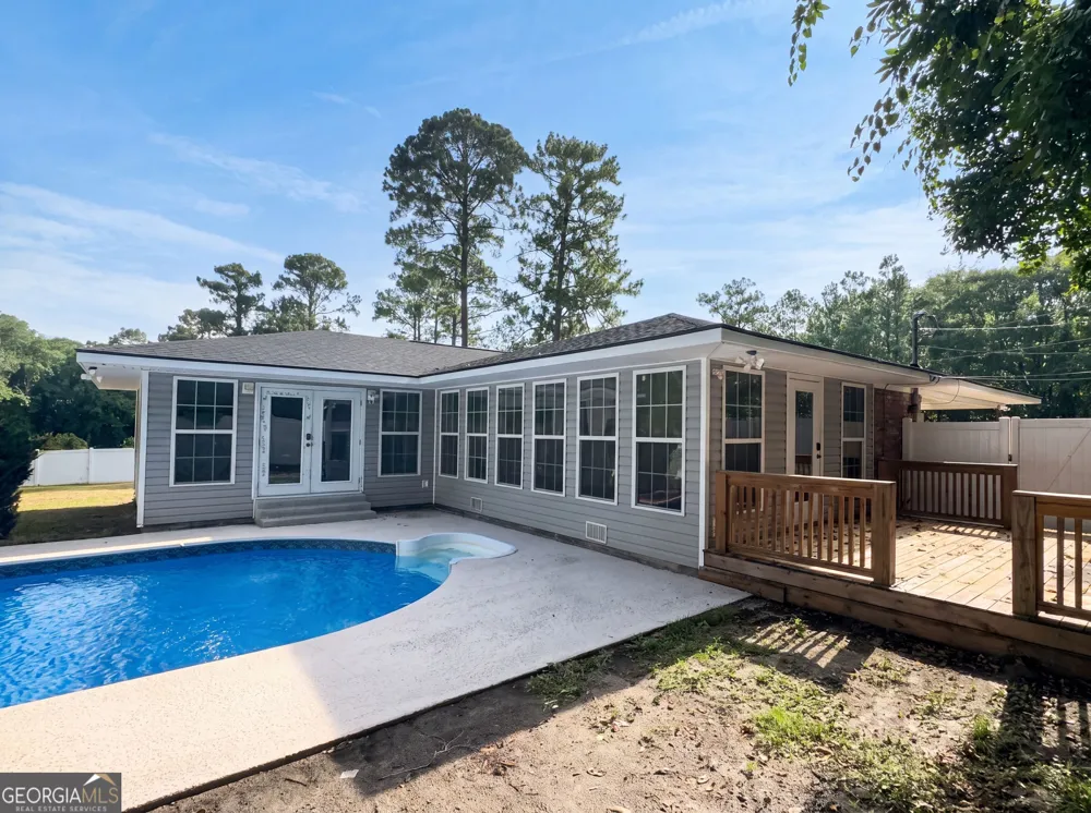1625 Windsor DR Waycross, GA 31501