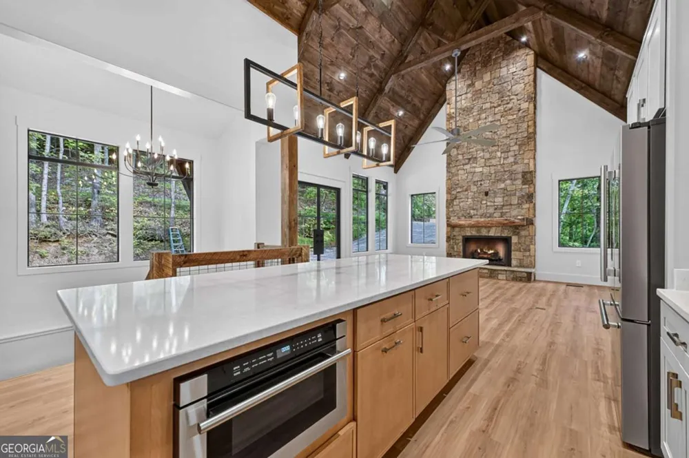 412 Mountain Tops CIR Blue Ridge, GA 30513