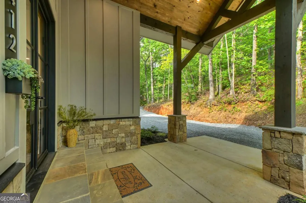 412 Mountain Tops CIR Blue Ridge, GA 30513