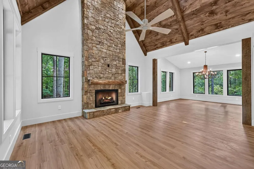 412 Mountain Tops CIR Blue Ridge, GA 30513