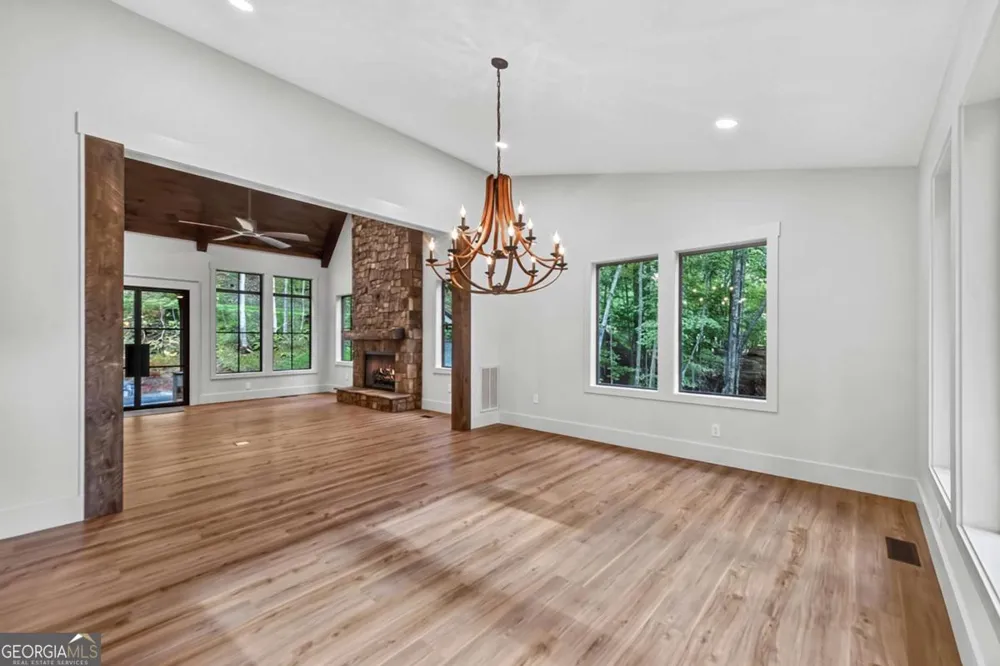 412 Mountain Tops CIR Blue Ridge, GA 30513