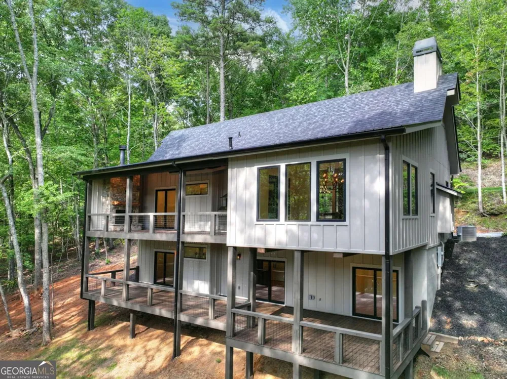 412 Mountain Tops CIR Blue Ridge, GA 30513