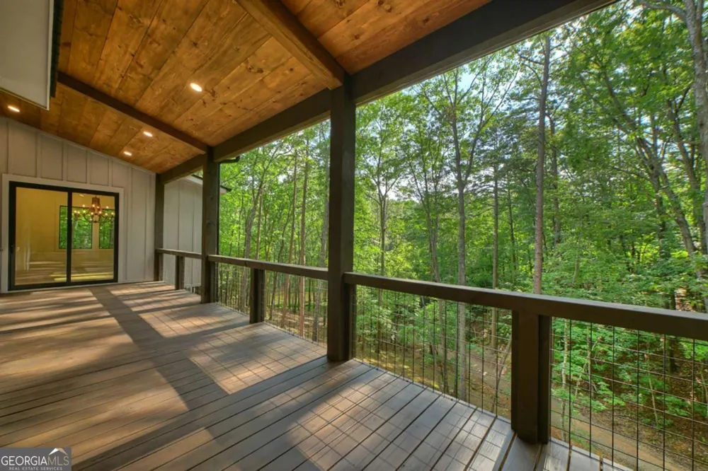 412 Mountain Tops CIR Blue Ridge, GA 30513