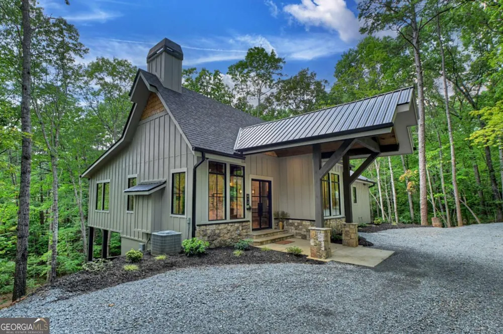 412 Mountain Tops CIR Blue Ridge, GA 30513
