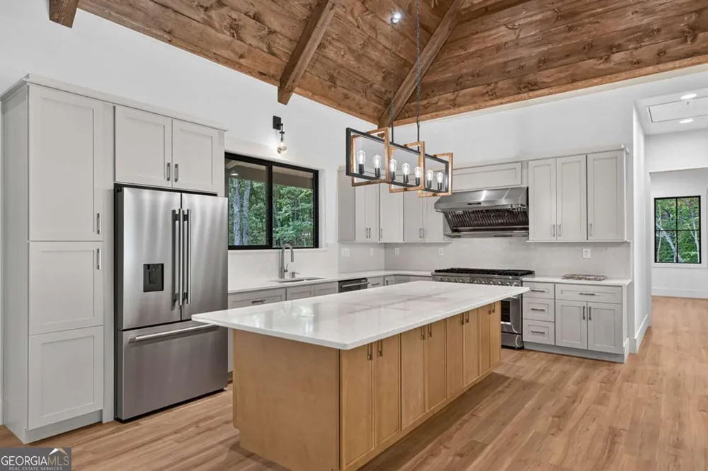 412 Mountain Tops CIR Blue Ridge, GA 30513