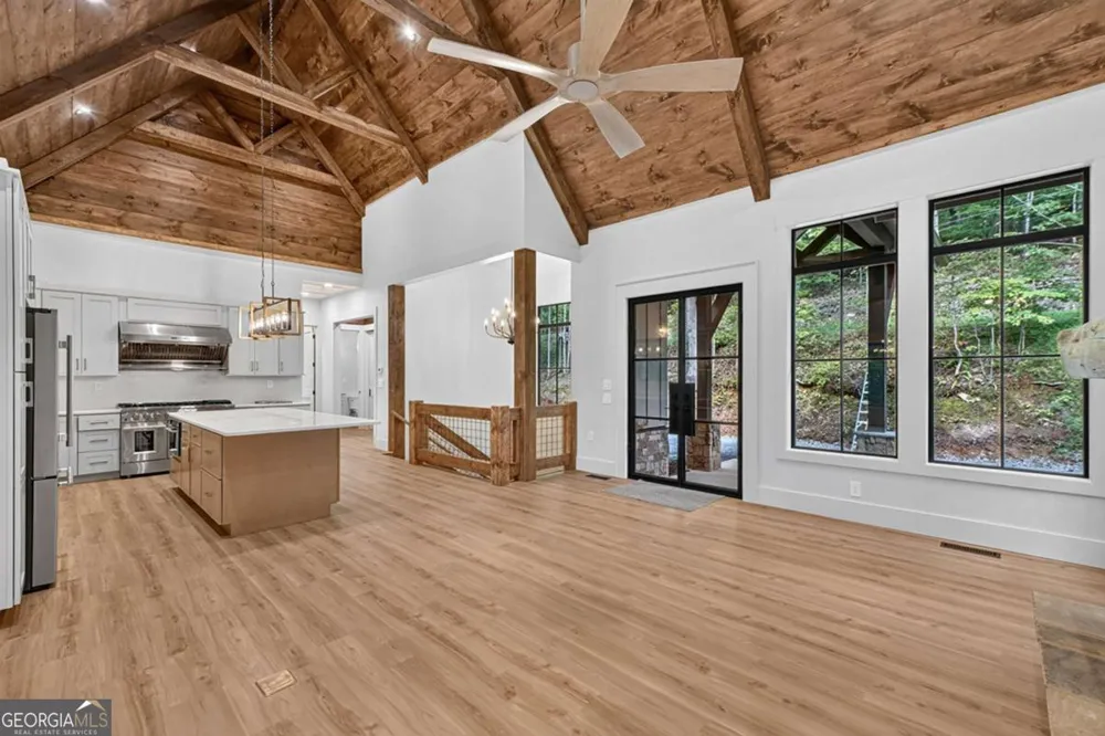 412 Mountain Tops CIR Blue Ridge, GA 30513