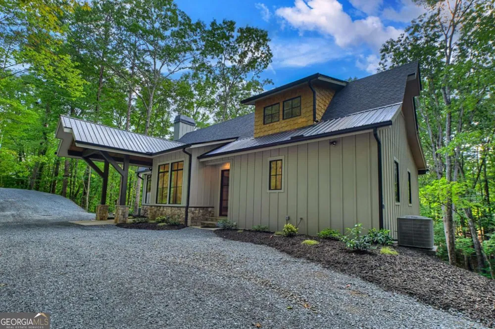412 Mountain Tops CIR Blue Ridge, GA 30513