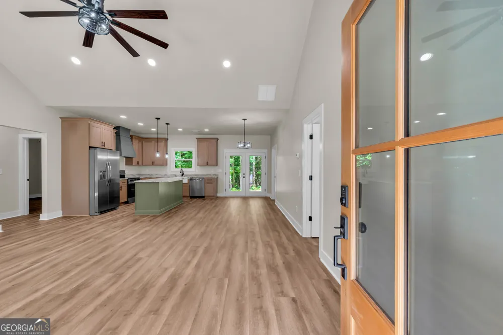 390 Champayne TRL Hartwell, GA 30643