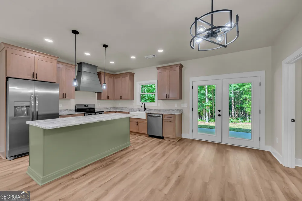 390 Champayne TRL Hartwell, GA 30643